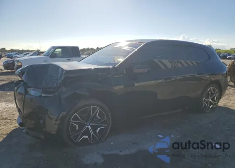 2025 BMW Ix xDrive50 из США, поврежденный, VIN WB523CF02SCT46332